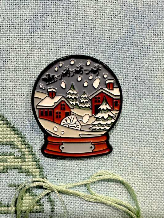 Christmas Snow globe Needleminder