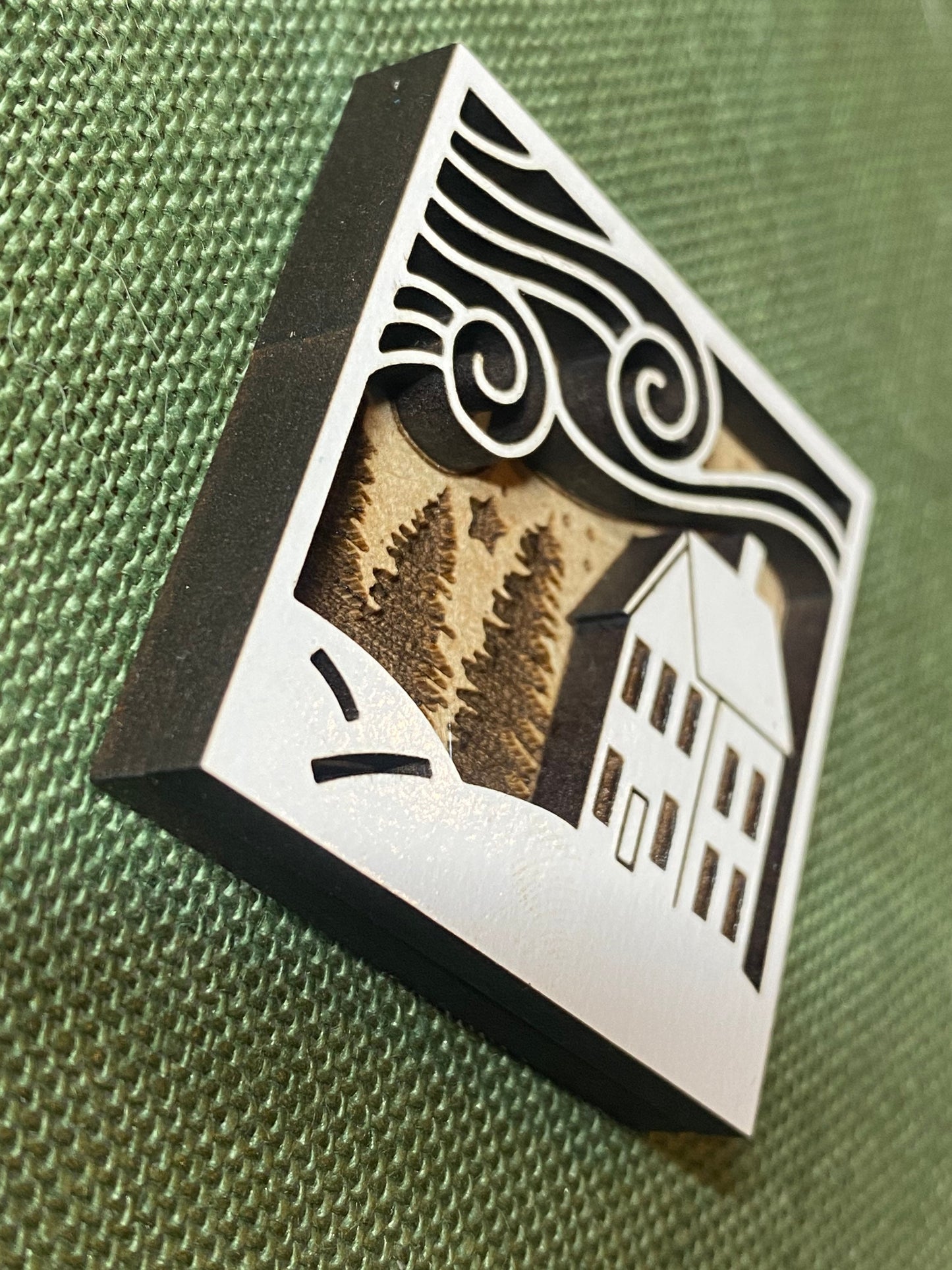 Primitive Winter scene needleminder